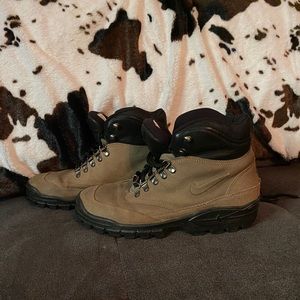 Nike Snow Boots